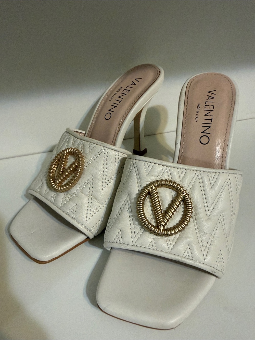 Valentino by Mario Valentino Venere Ivory Quilted Leather Heeled Sandals Size 7 - Picture 15 of 16